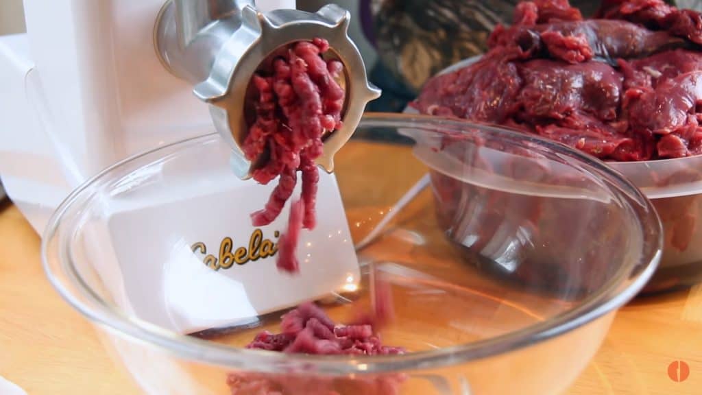 How to grind deer meat