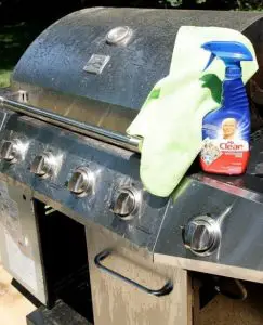 Grill Housing cleaning